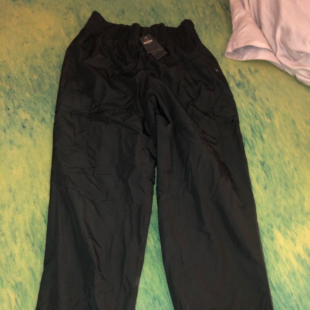 Hollister ultra high rise wind pant - size SMALL